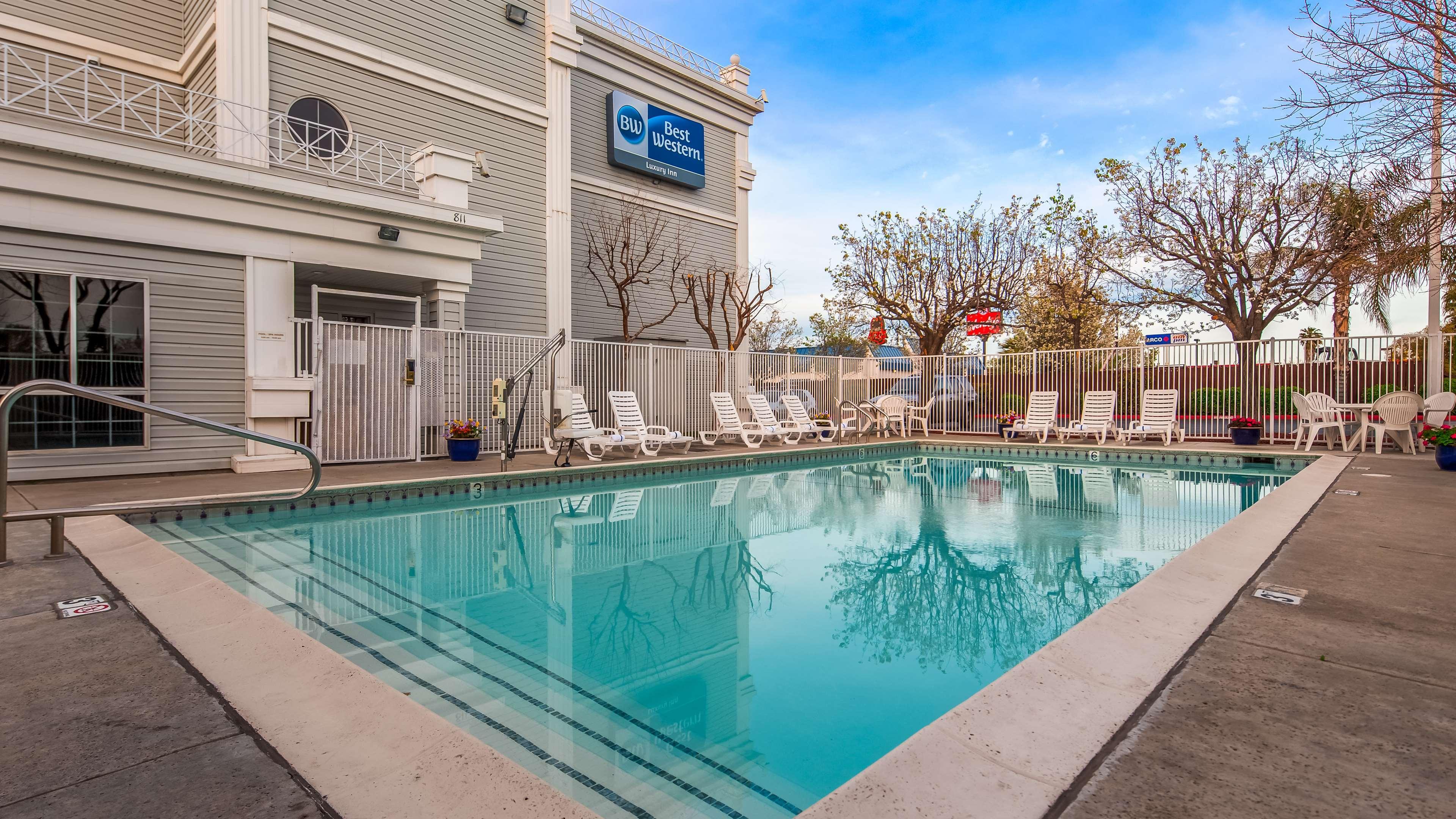 Best Western Luxury Inn Tracy Exterior foto