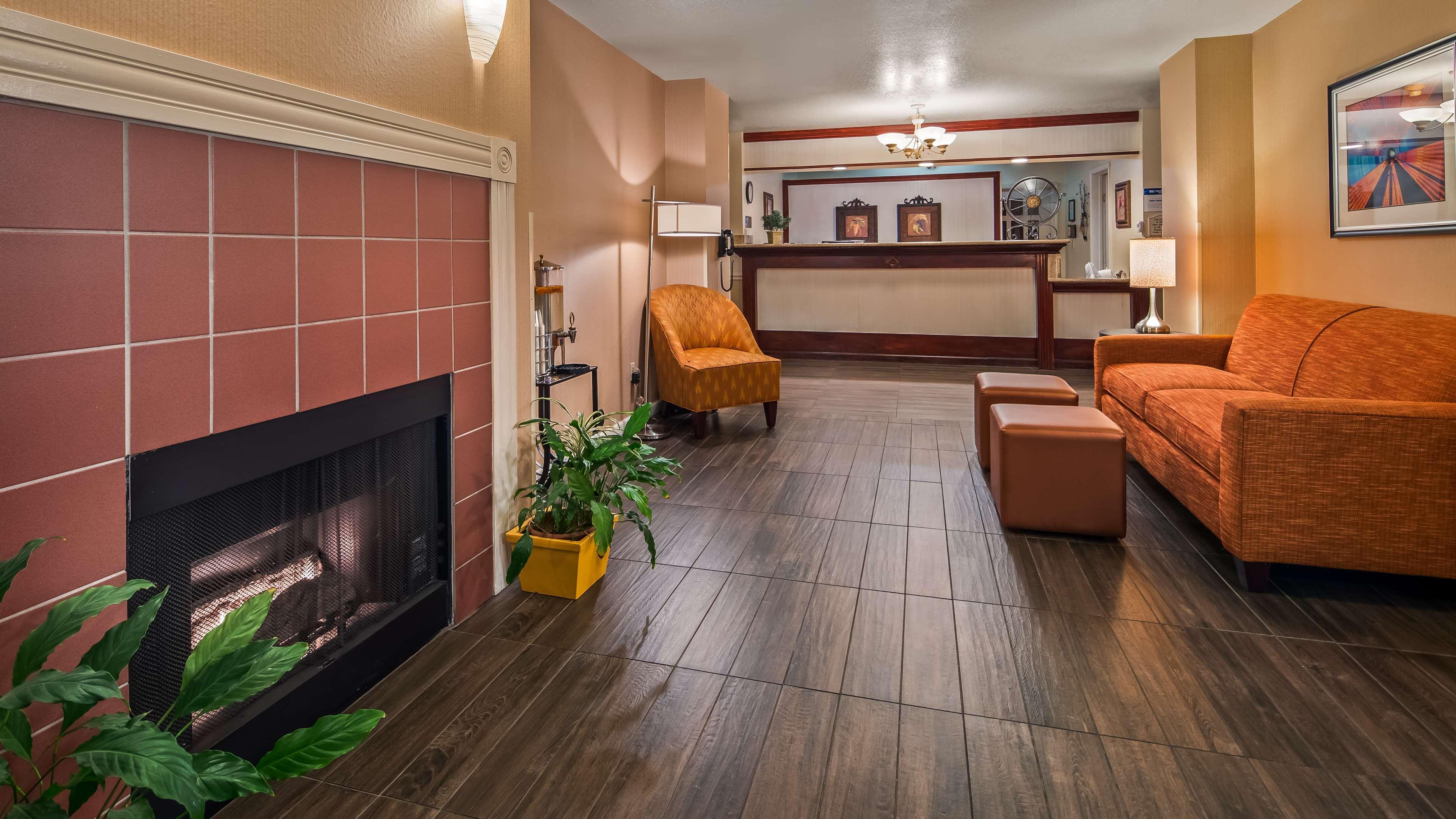 Best Western Luxury Inn Tracy Exterior foto