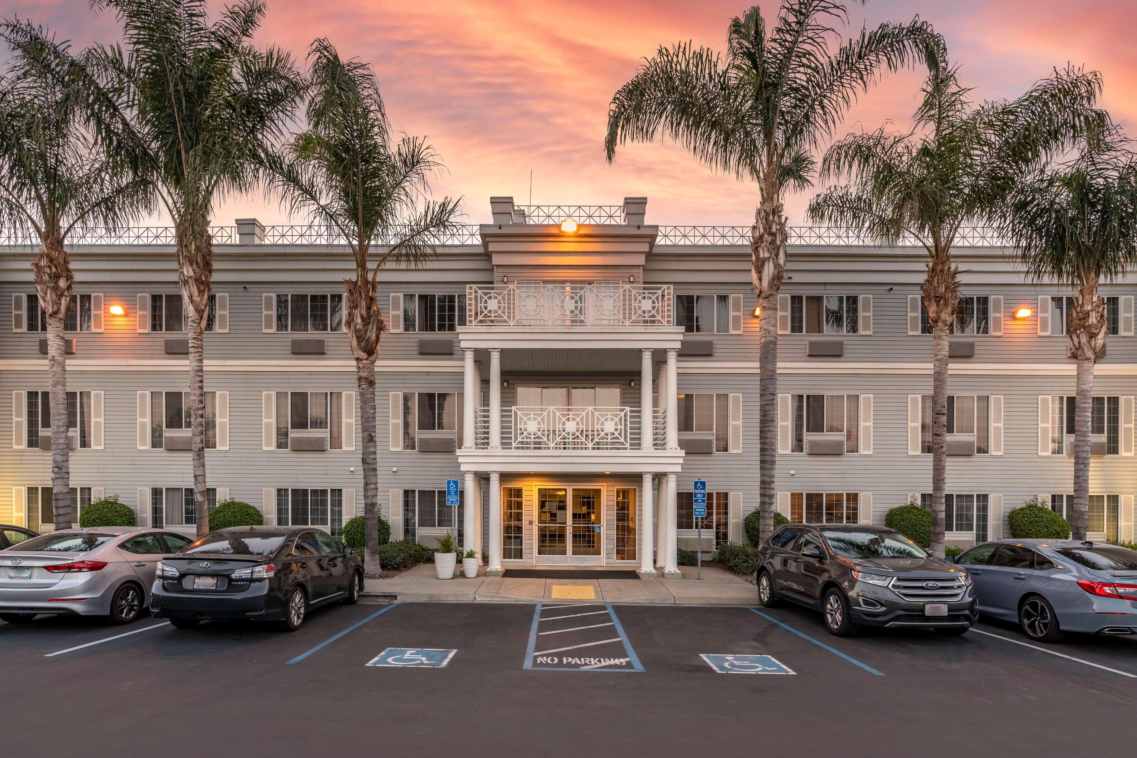 Best Western Luxury Inn Tracy Exterior foto