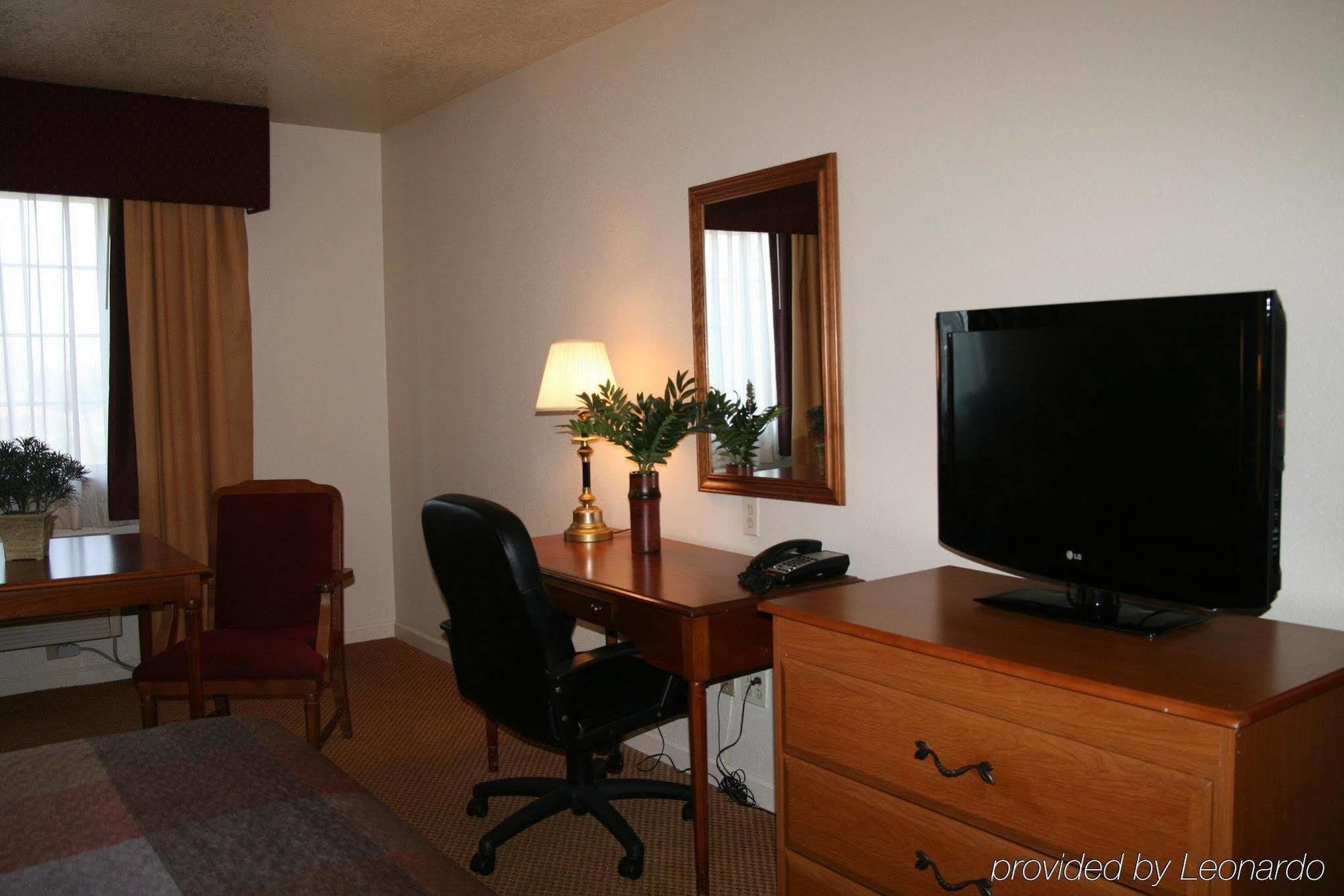 Best Western Luxury Inn Tracy Cameră foto